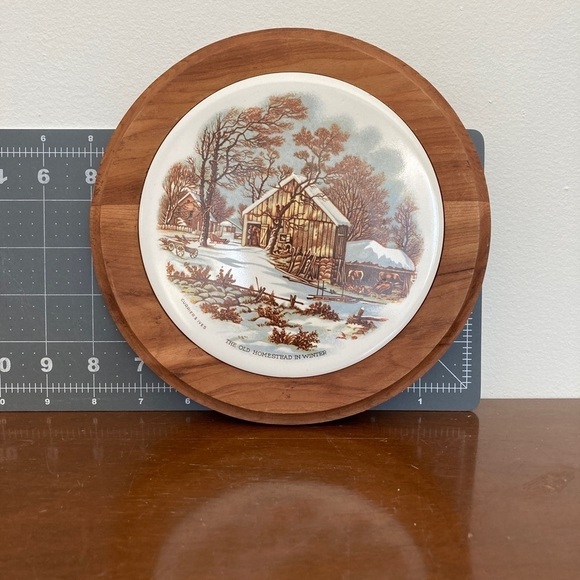 Vintage Currier and Ives Wooden Cutting Board or Trivet - Picture 4 of 4